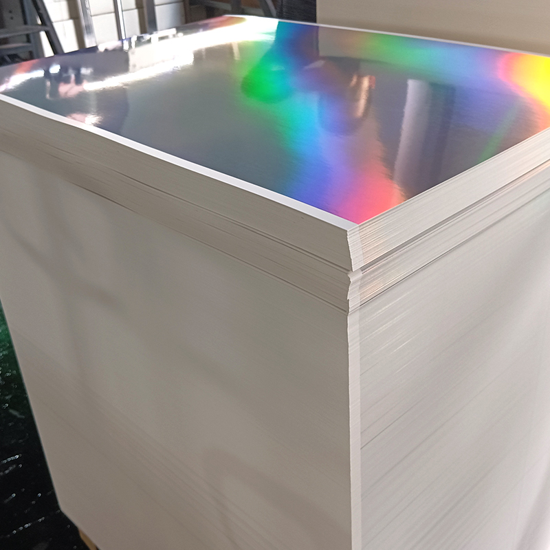 Papier cartonné holographique solide