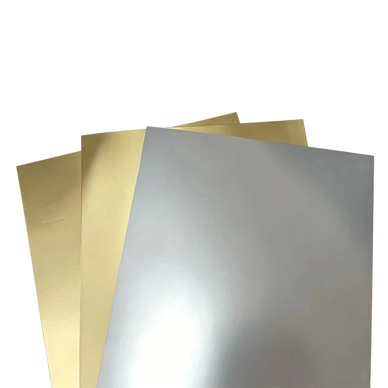 Carton à dos de feuille d'argent