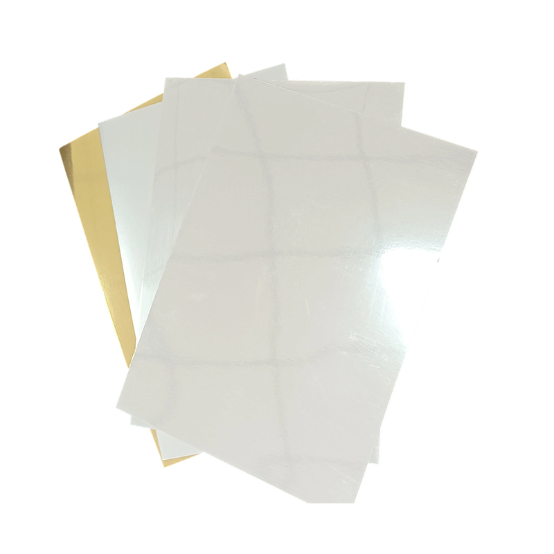 Papier cartonné argent mat