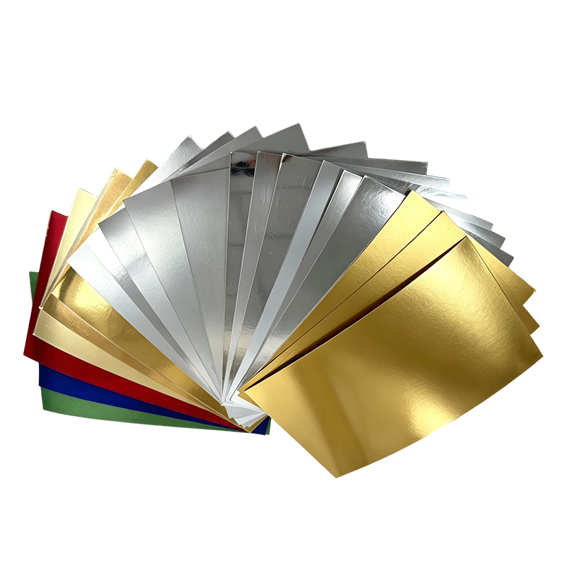 Papier cartonné argenté métallisé